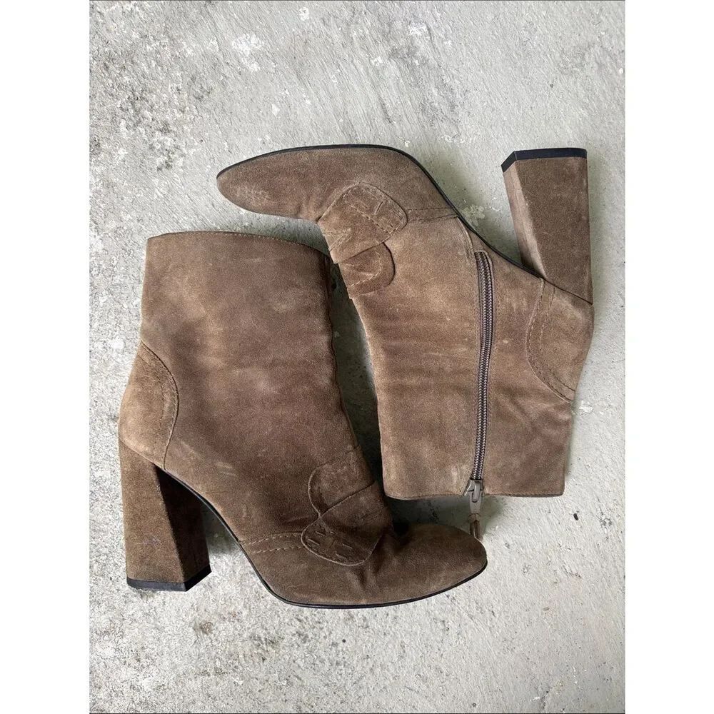 Stuart Weissman Moxanne  suede ankle boots